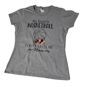 My Favorite Basketball Player Calls Me Mom graphic t-shirt size M